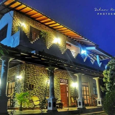 Deutsche Villa Hikkaduwa Buitenkant foto