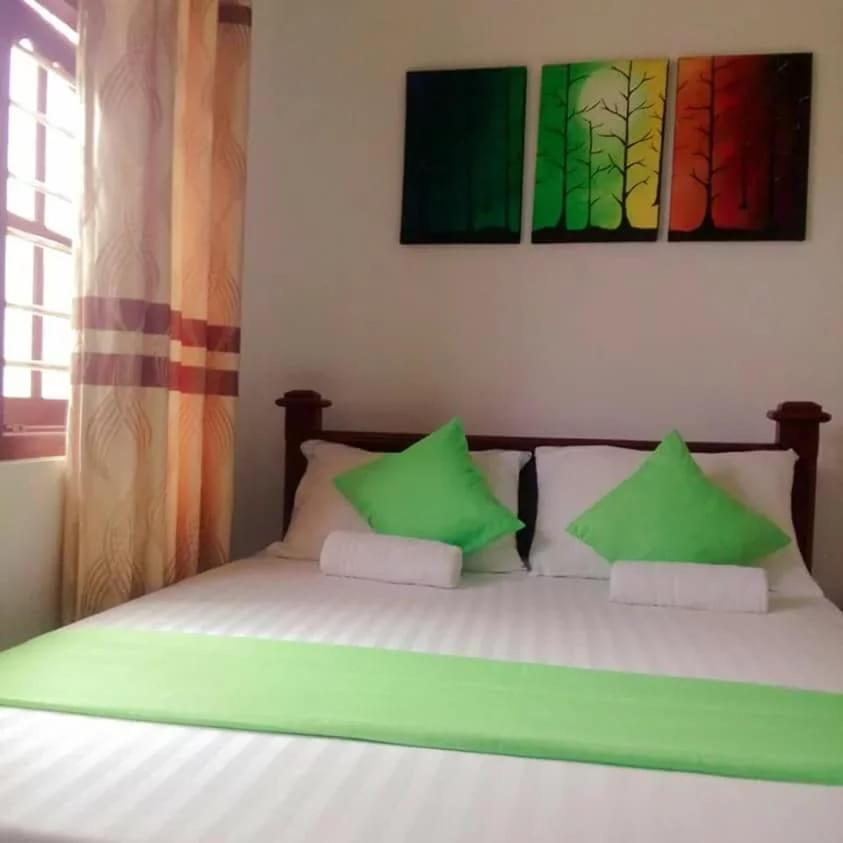 Deutsche Villa Hikkaduwa Buitenkant foto