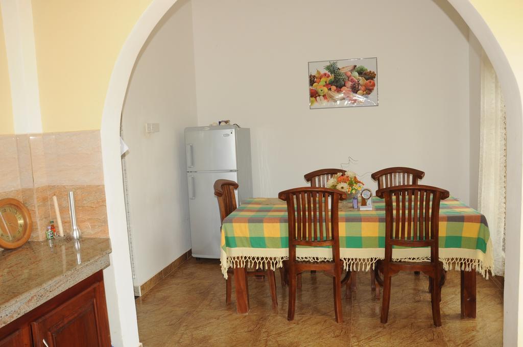 Deutsche Villa Hikkaduwa Buitenkant foto