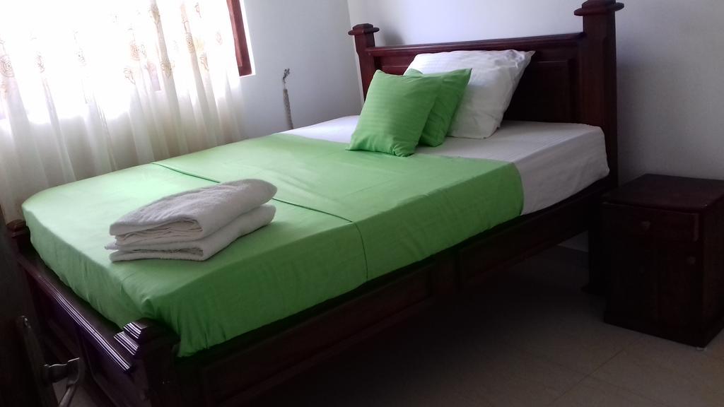 Deutsche Villa Hikkaduwa Buitenkant foto