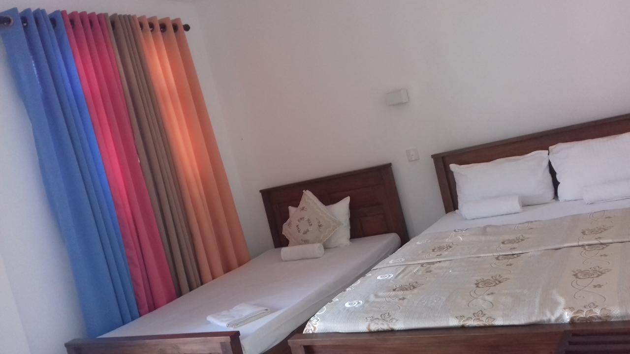 Deutsche Villa Hikkaduwa Buitenkant foto
