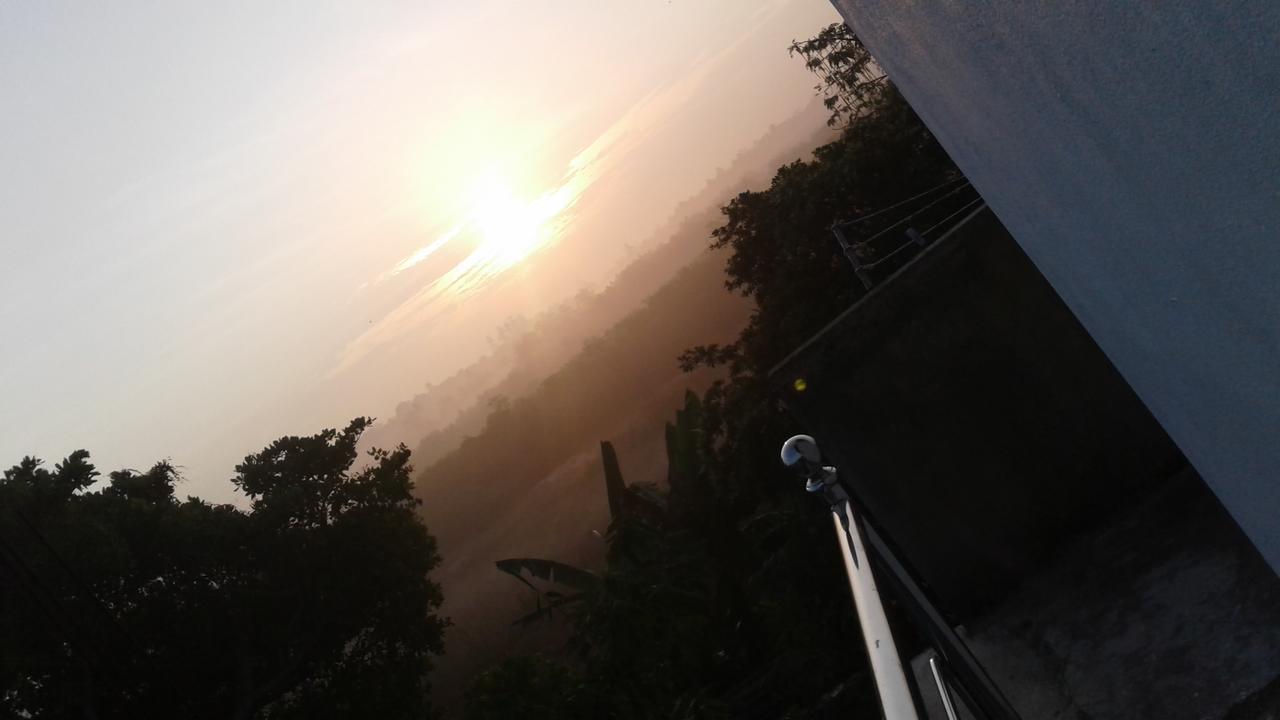 Deutsche Villa Hikkaduwa Buitenkant foto