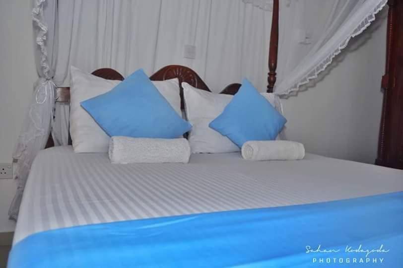 Deutsche Villa Hikkaduwa Buitenkant foto