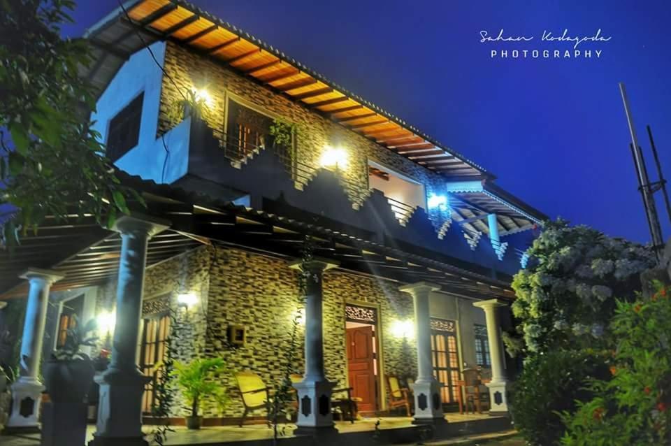 Deutsche Villa Hikkaduwa Buitenkant foto
