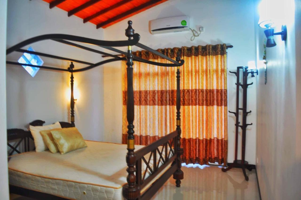 Deutsche Villa Hikkaduwa Buitenkant foto