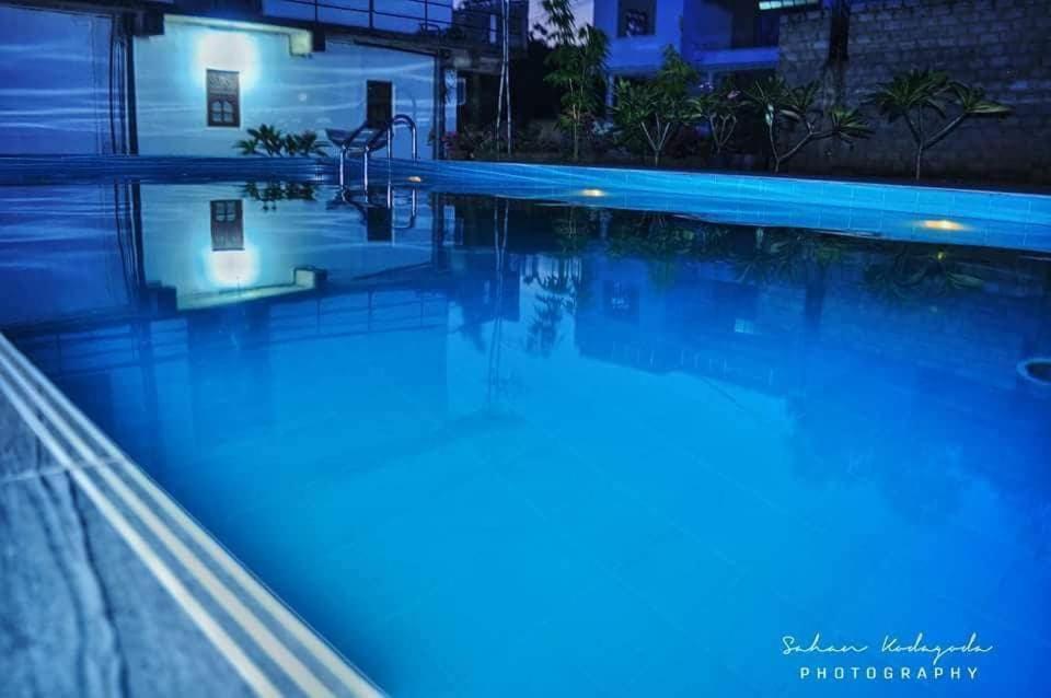 Deutsche Villa Hikkaduwa Buitenkant foto