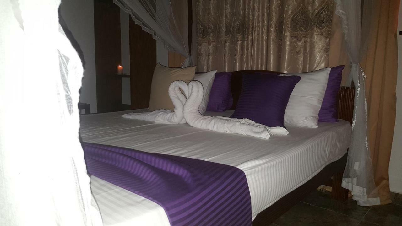 Deutsche Villa Hikkaduwa Buitenkant foto